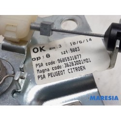 Peugeot - 3008 - Tailgate lock mechanism