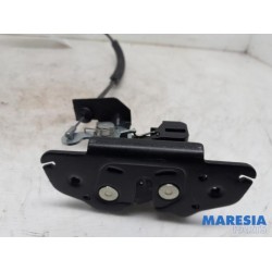 Peugeot - 3008 - Tailgate lock mechanism