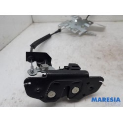 Peugeot - 3008 - Tailgate lock mechanism