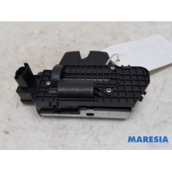 Peugeot - 3008 - Tailgate lock mechanism