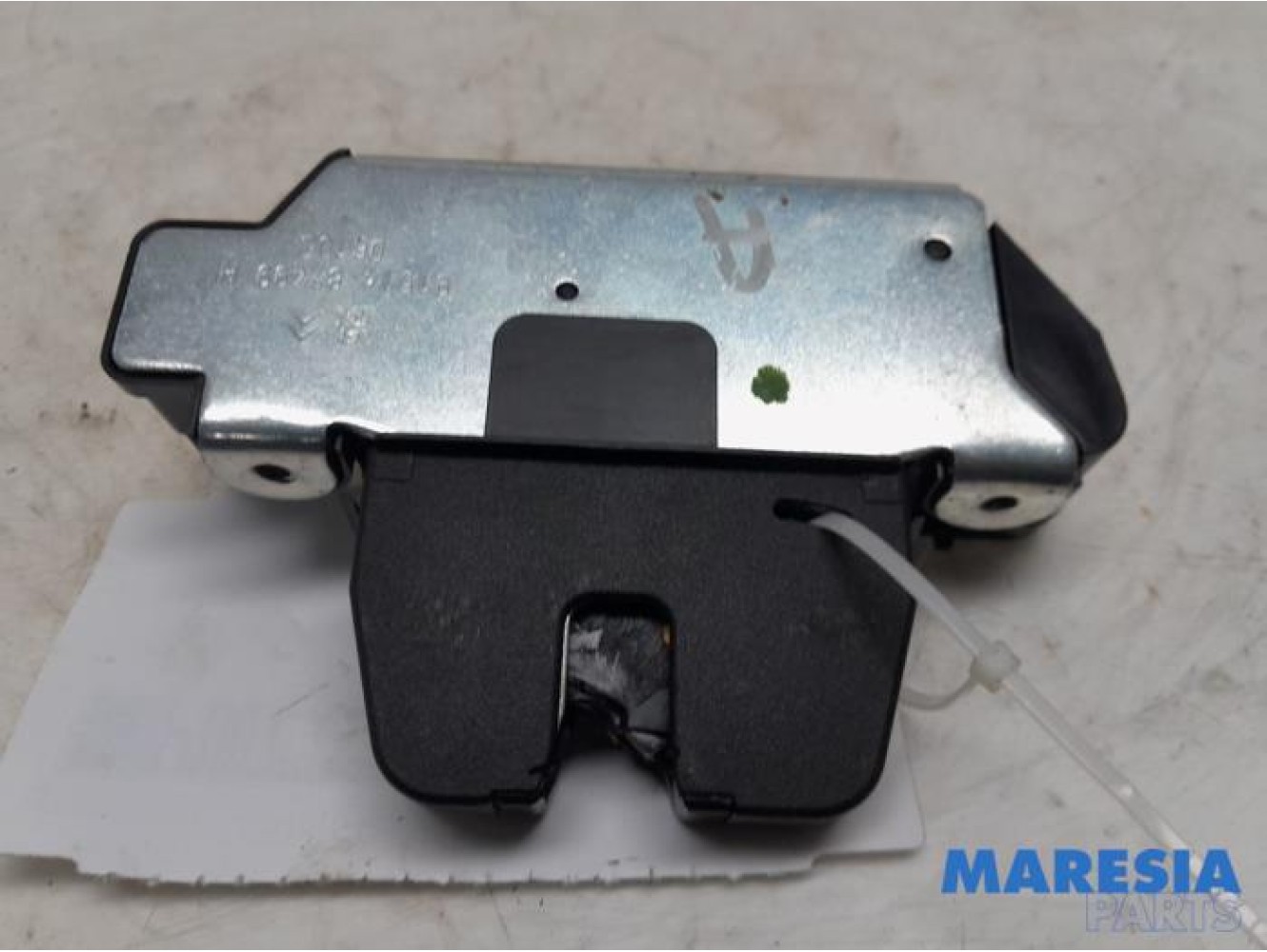 Peugeot - 3008 - Tailgate lock mechanism