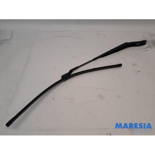 Citroen - C4 - Front wiper arm