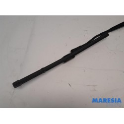 Citroen - C4 - Front wiper arm
