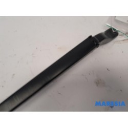 Citroen - C4 - Front wiper arm