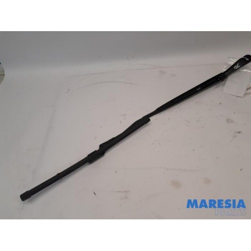 Citroen - C4 - Front wiper arm
