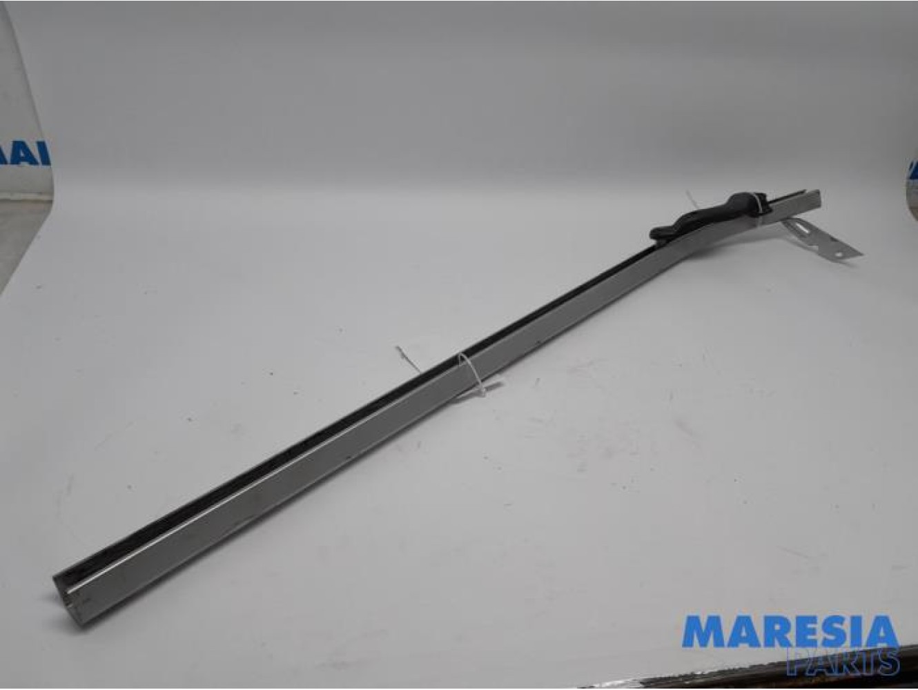 Renault - Trafic - Sliding door rail, right