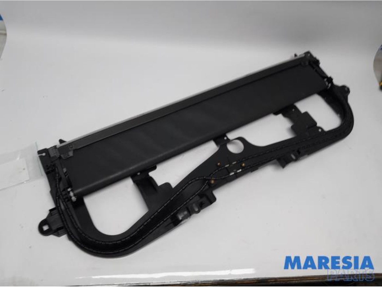 Peugeot - 3008 - Sliding headliner mechanism