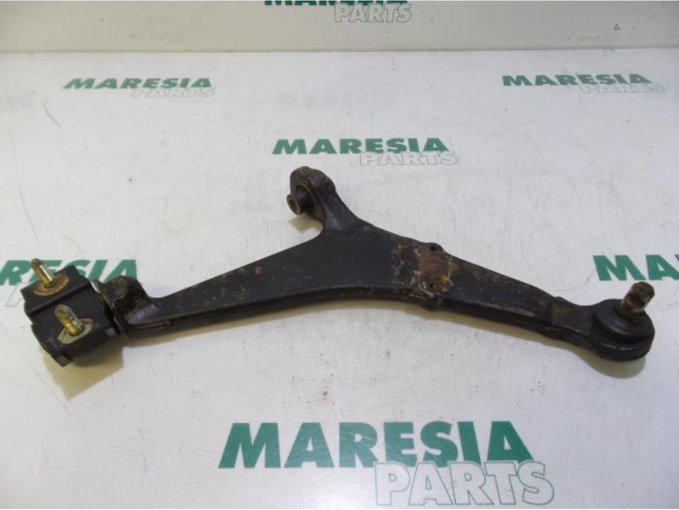 Peugeot - 106 - Draagarm onder rechts-voor