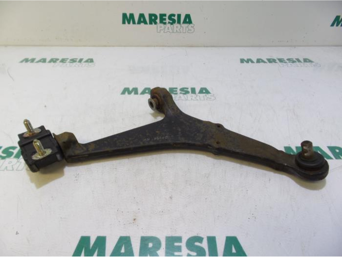 Peugeot - 106 - Querlenker unten rechts vorne