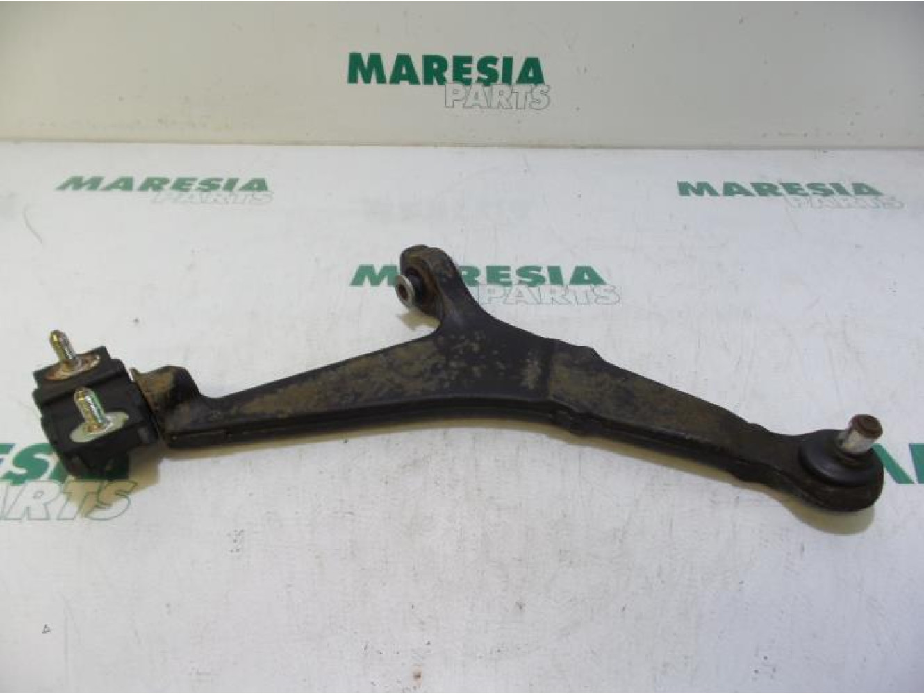 Peugeot - 106 - Bras de suspension bas avant droit