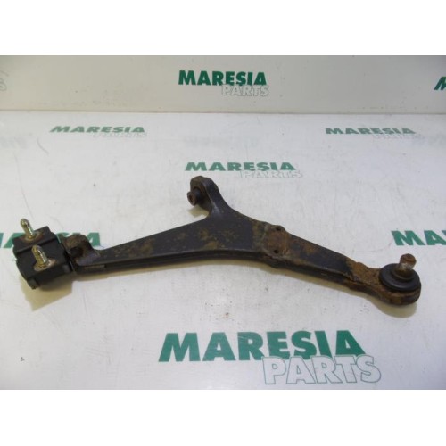 Peugeot - 106 - Draagarm onder rechts-voor
