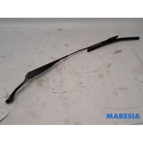 Fiat - Panda - Front wiper arm