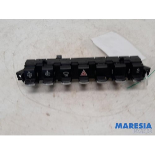 Peugeot - 3008 - Switch