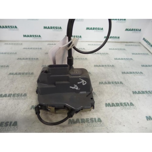 Renault - Laguna - Rear door mechanism 4-door, right