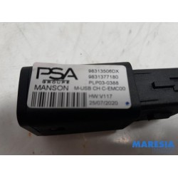Citroen - C4 - Prise USB