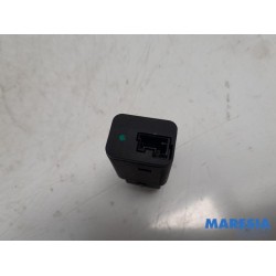 Citroen - C4 - AUX/USB aansluiting