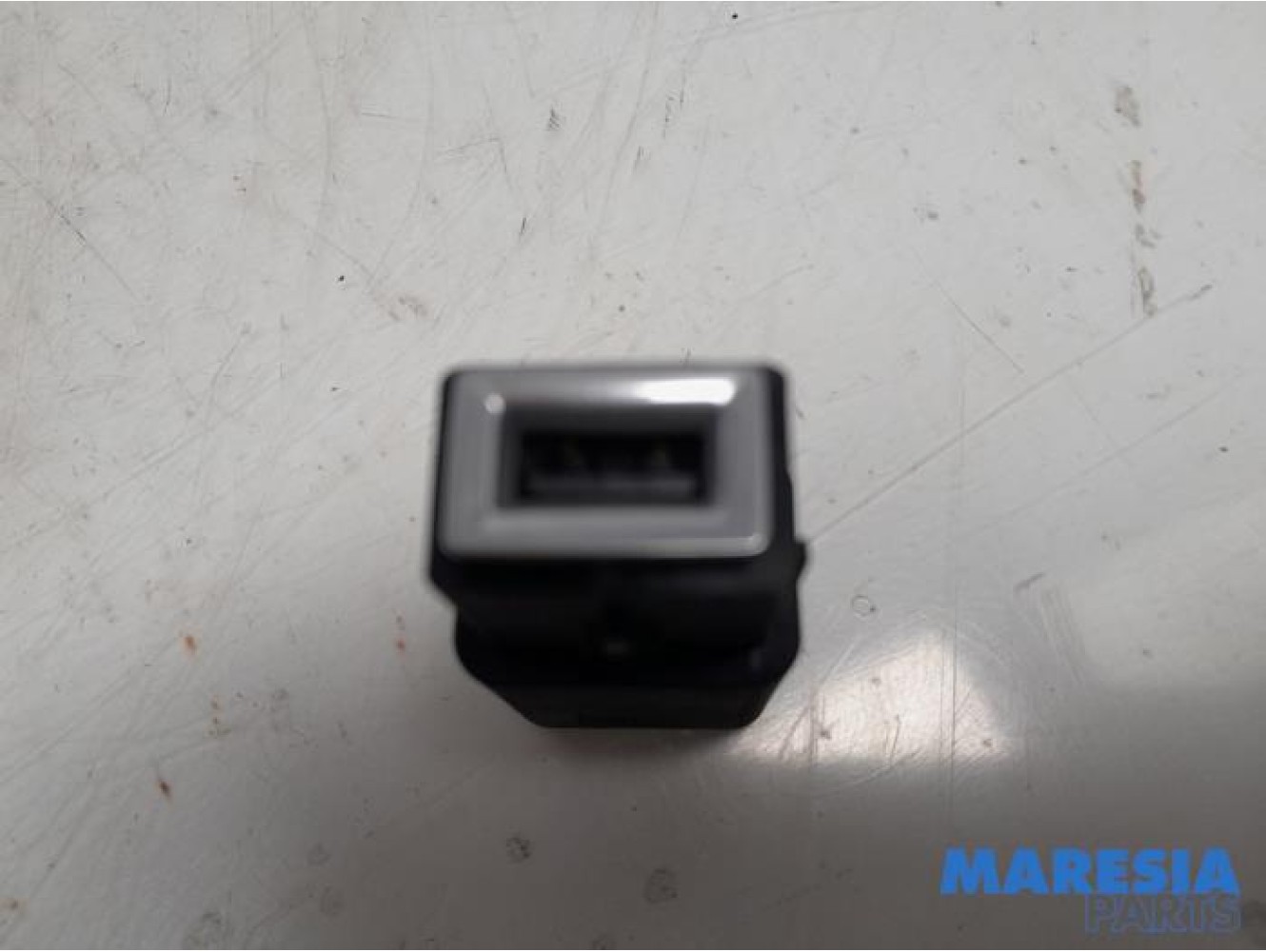 Citroen - C4 - AUX/USB aansluiting
