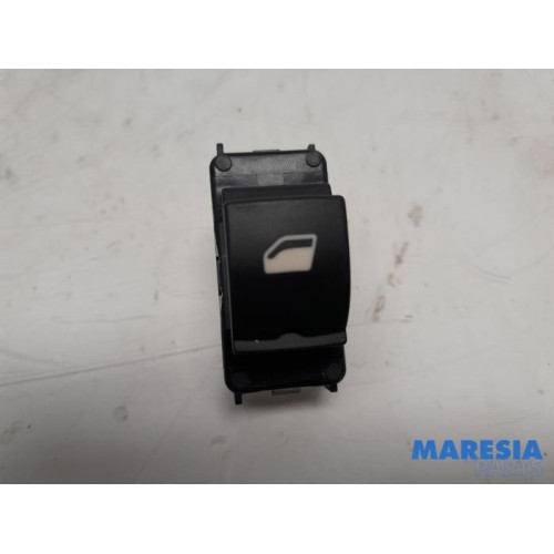 Citroen - C4 - Electric window switch