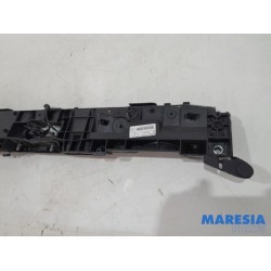 Renault - Captur - Lock plate