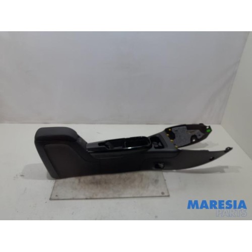 Citroen - C4 Cactus - Middle console