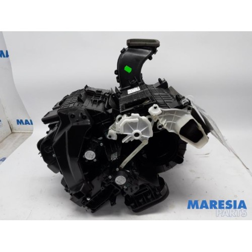 Renault - Captur - Heater housing