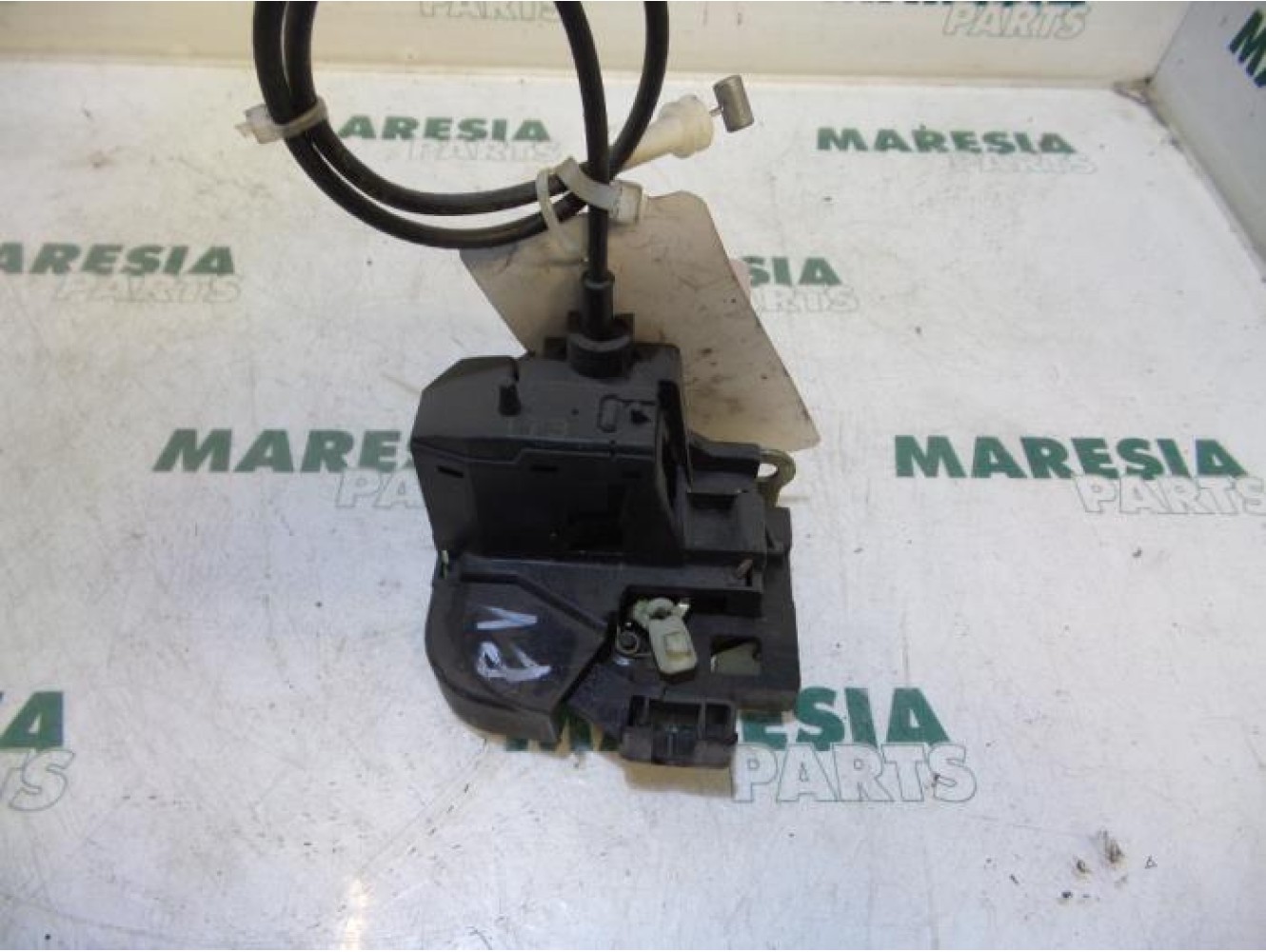 Renault - Megane Scenic - Front door lock mechanism 4-door, right