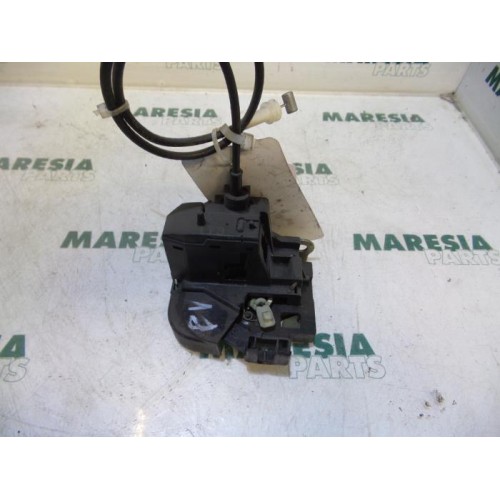 Renault - Megane Scenic - Front door lock mechanism 4-door, right