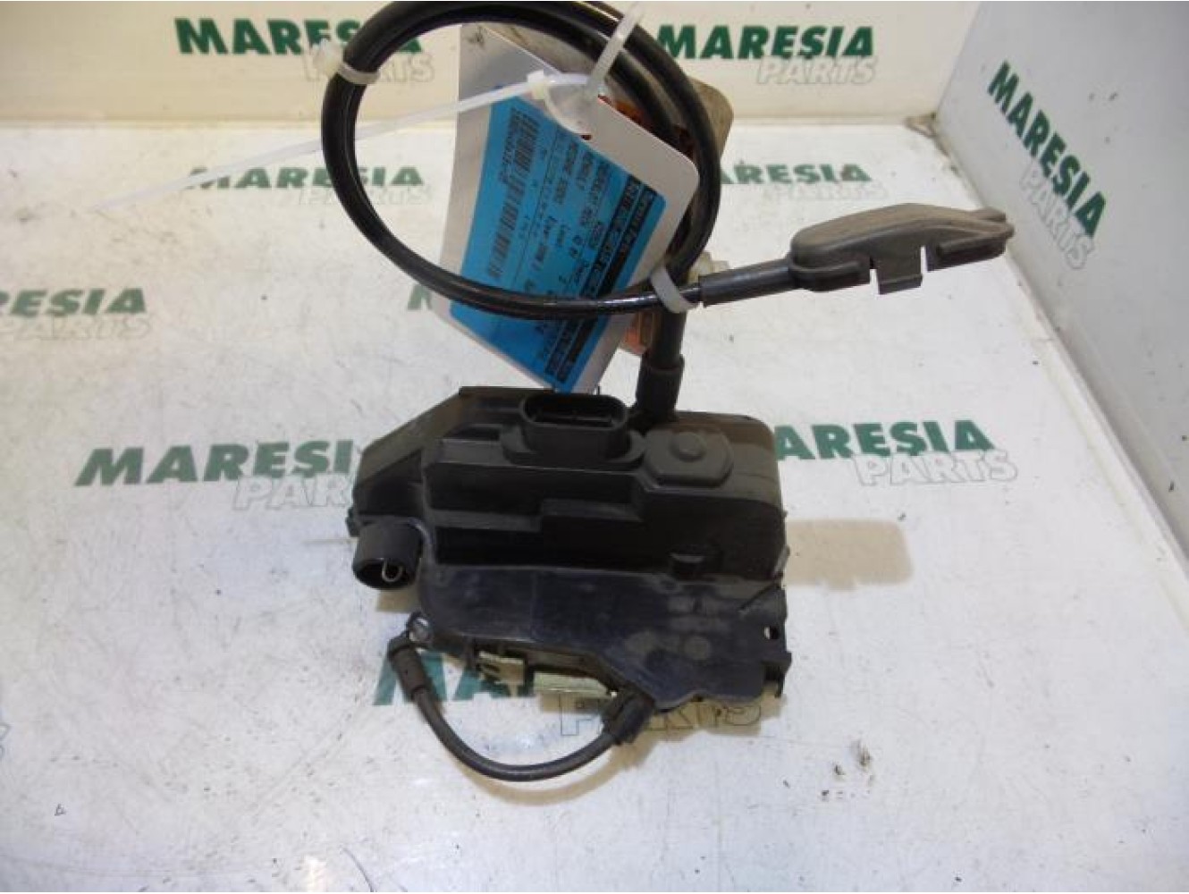 Renault - Megane Scenic - Front door lock mechanism 4-door, right