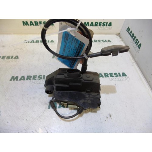 Renault - Megane Scenic - Front door lock mechanism 4-door, right