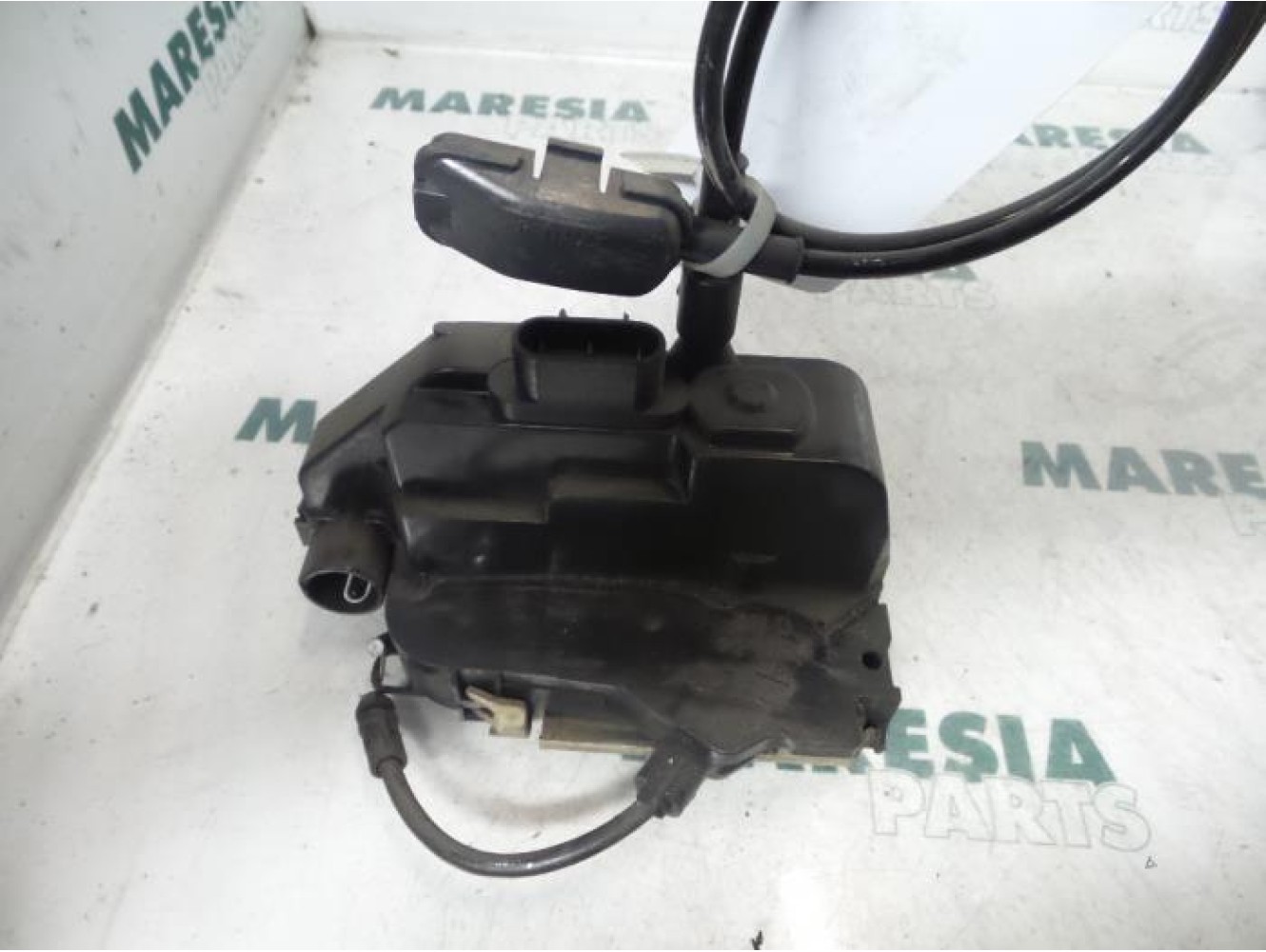 Renault - Megane Scenic - Front door lock mechanism 4-door, right