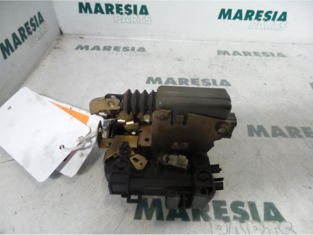 Renault - Megane Scenic - Front door lock mechanism 4-door, right