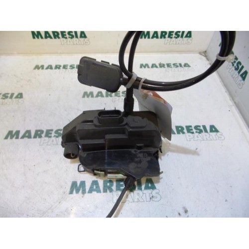 Renault - Megane Scenic - Front door lock mechanism 4-door, right