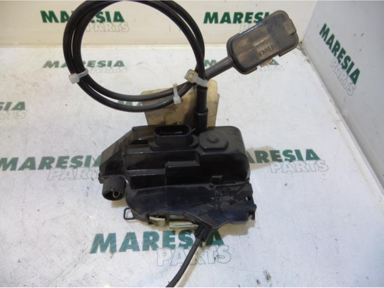 Renault - Megane Scenic - Front door lock mechanism 4-door, right