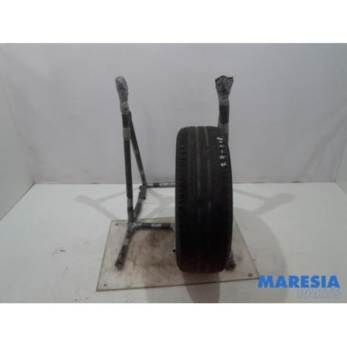 Renault - Captur - Pneu