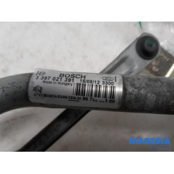 Peugeot - 208 - Wiper mechanism