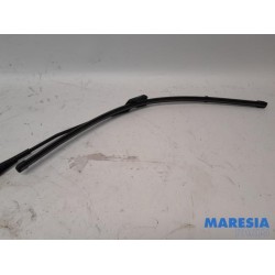 Peugeot - 208 - Front wiper arm