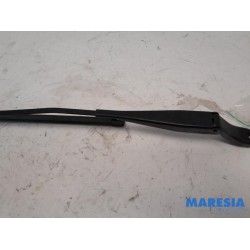 Peugeot - 208 - Front wiper arm
