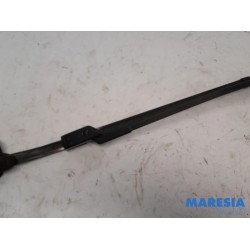 Peugeot - 208 - Front wiper arm