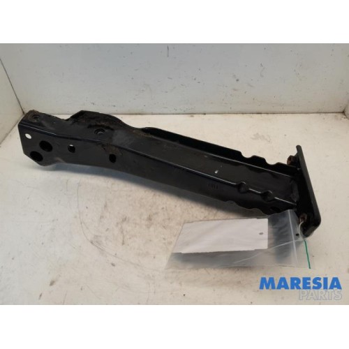 Fiat - 500 - Front wishbone support, left