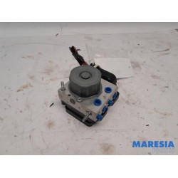 Renault - Captur - ABS pump