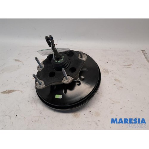 Renault - Captur - Brake servo