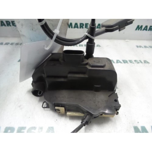 Renault - Megane - Front door lock mechanism 4-door, right