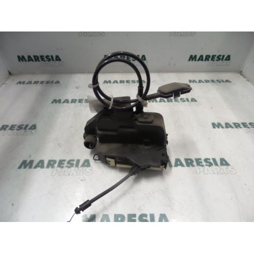 Renault - Megane - Front door lock mechanism 4-door, right