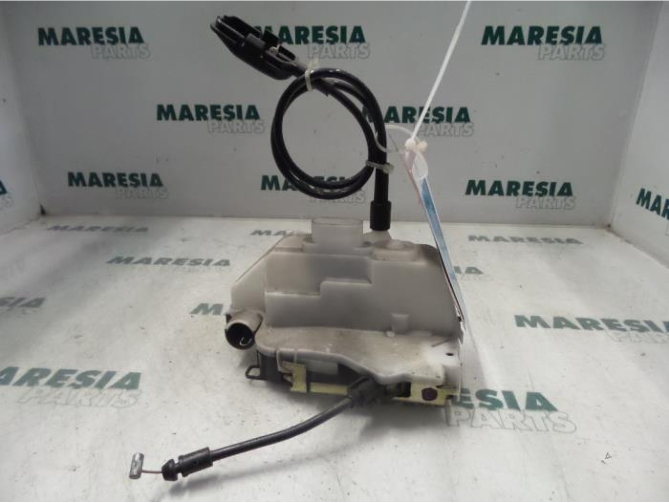 Renault - Megane - Front door lock mechanism 4-door, right