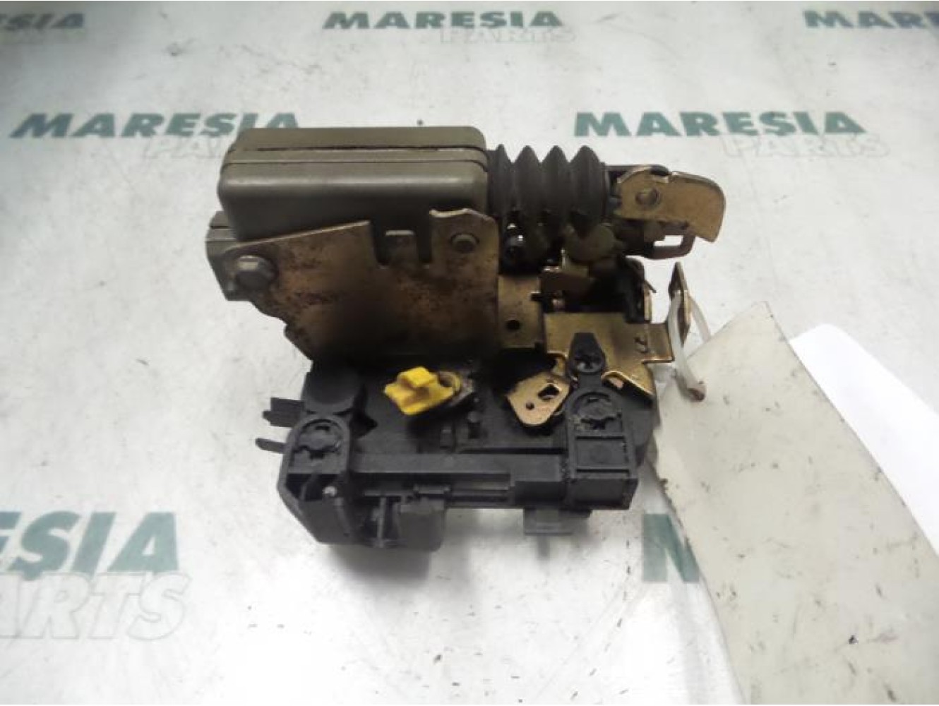 Renault - Megane - Front door lock mechanism 4-door, right