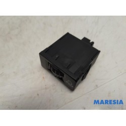 Citroen - C4 Cactus - AIH headlight switch