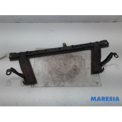 Renault - Clio - Radiator bar