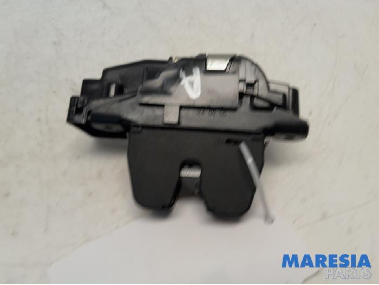 Citroen - C5 - Tailgate lock mechanism