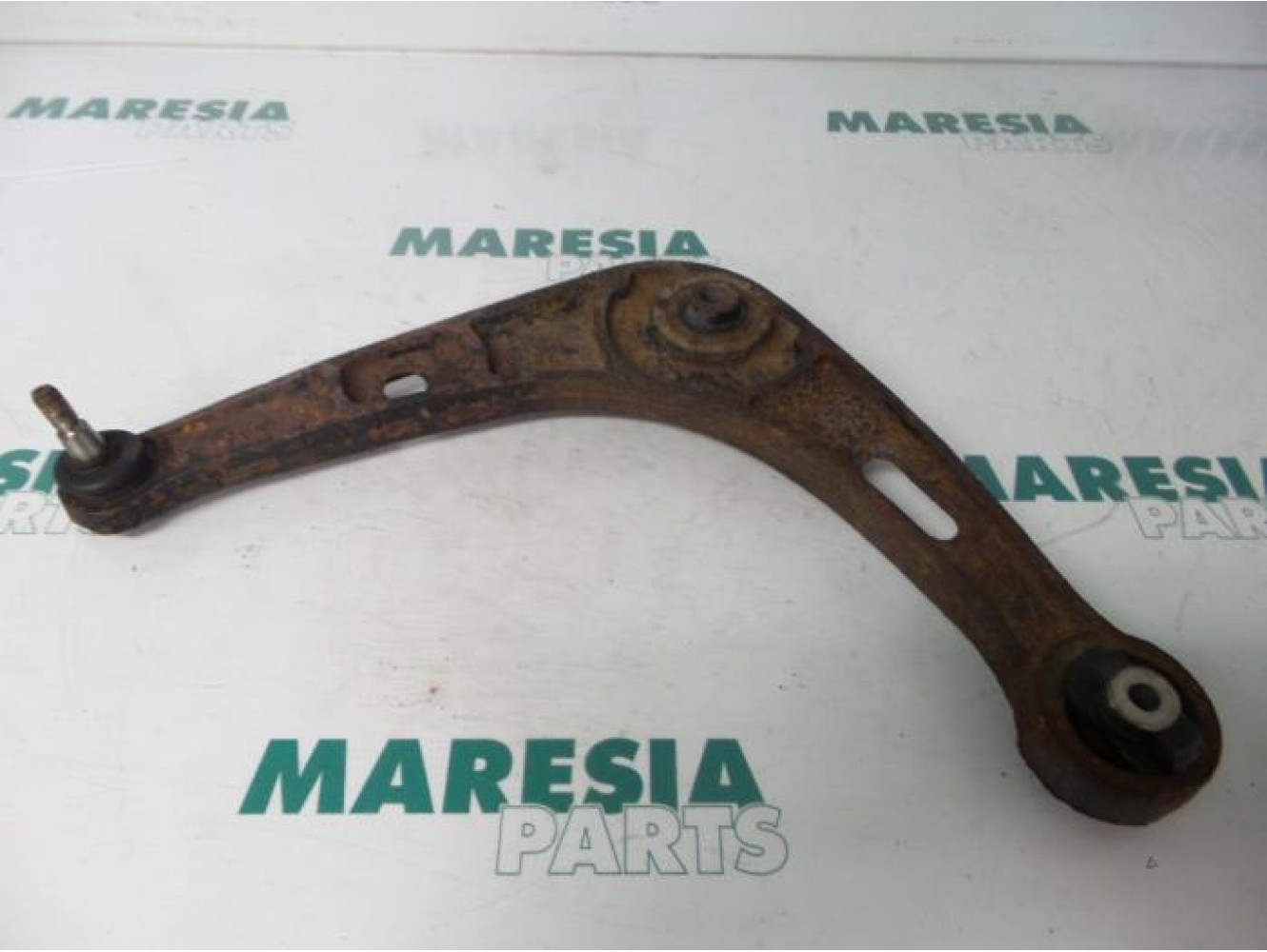 Renault - Laguna - Front lower wishbone, left