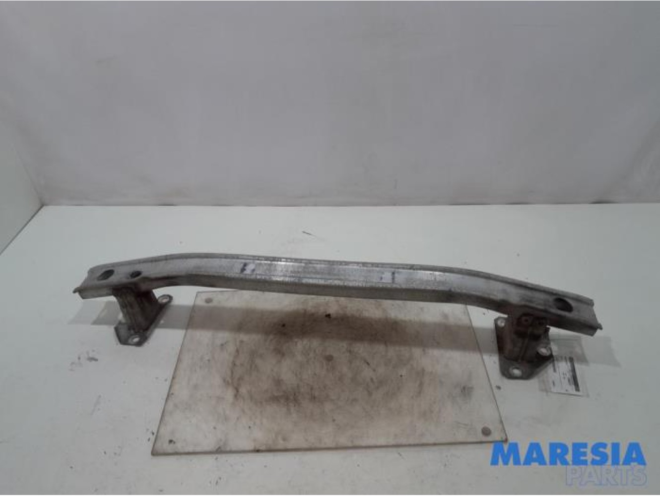 Renault - Clio - Front bumper frame